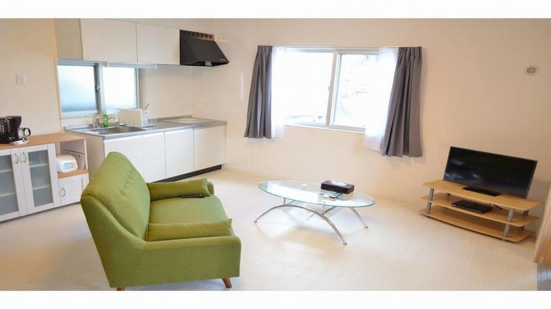 Rainbow Terrace Ginowan Apartment Екстериор снимка